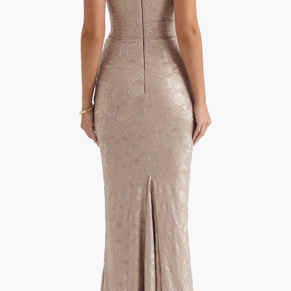 Elegant Beige Lace Evening Gown - Picture 2 of 4